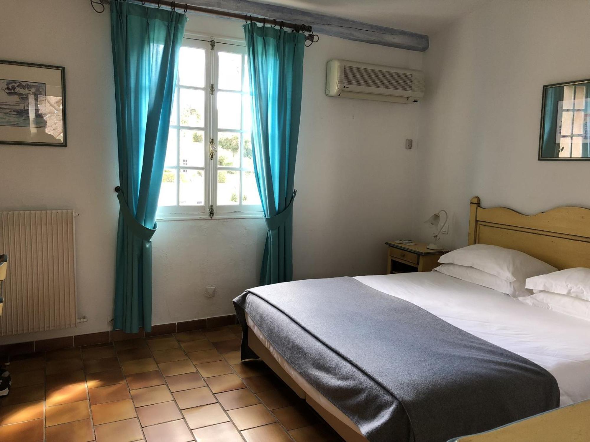 Hotel Jas Neuf Sainte-Maxime Room photo